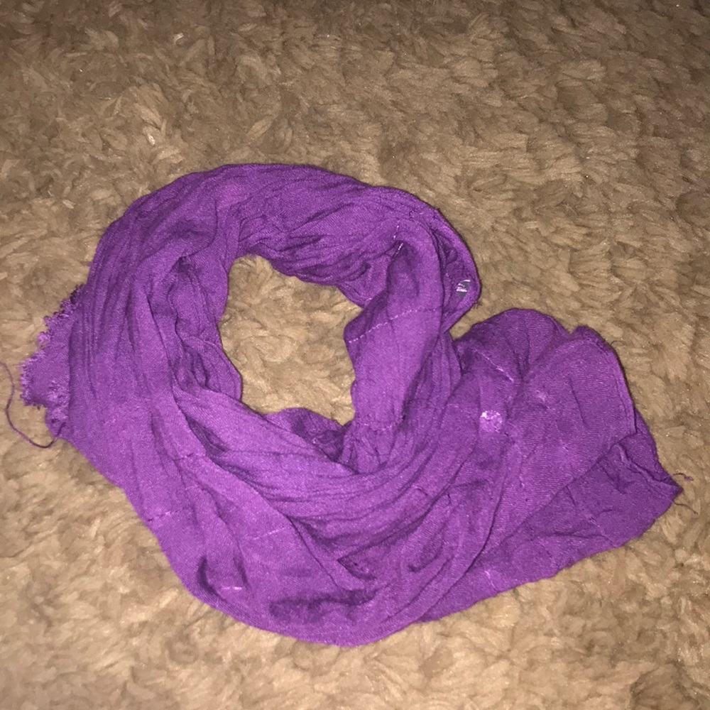 Girls purple scarf